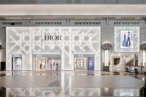 dior taipei 101|Dior 台北 101 旗艦店全新開幕 5 大亮點：一秒來到巴黎總店、家 .